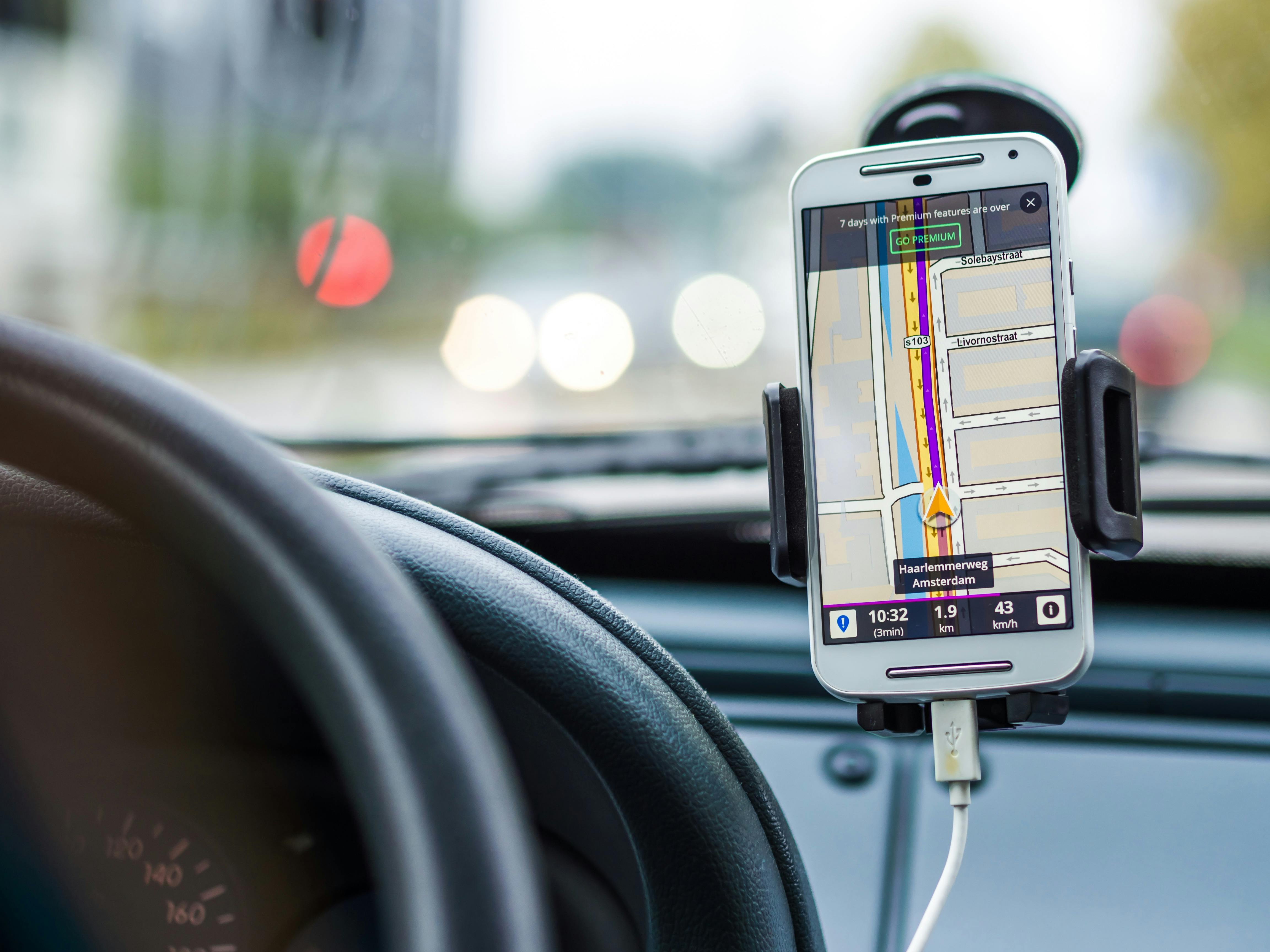 map software on smartphone inside vehicle